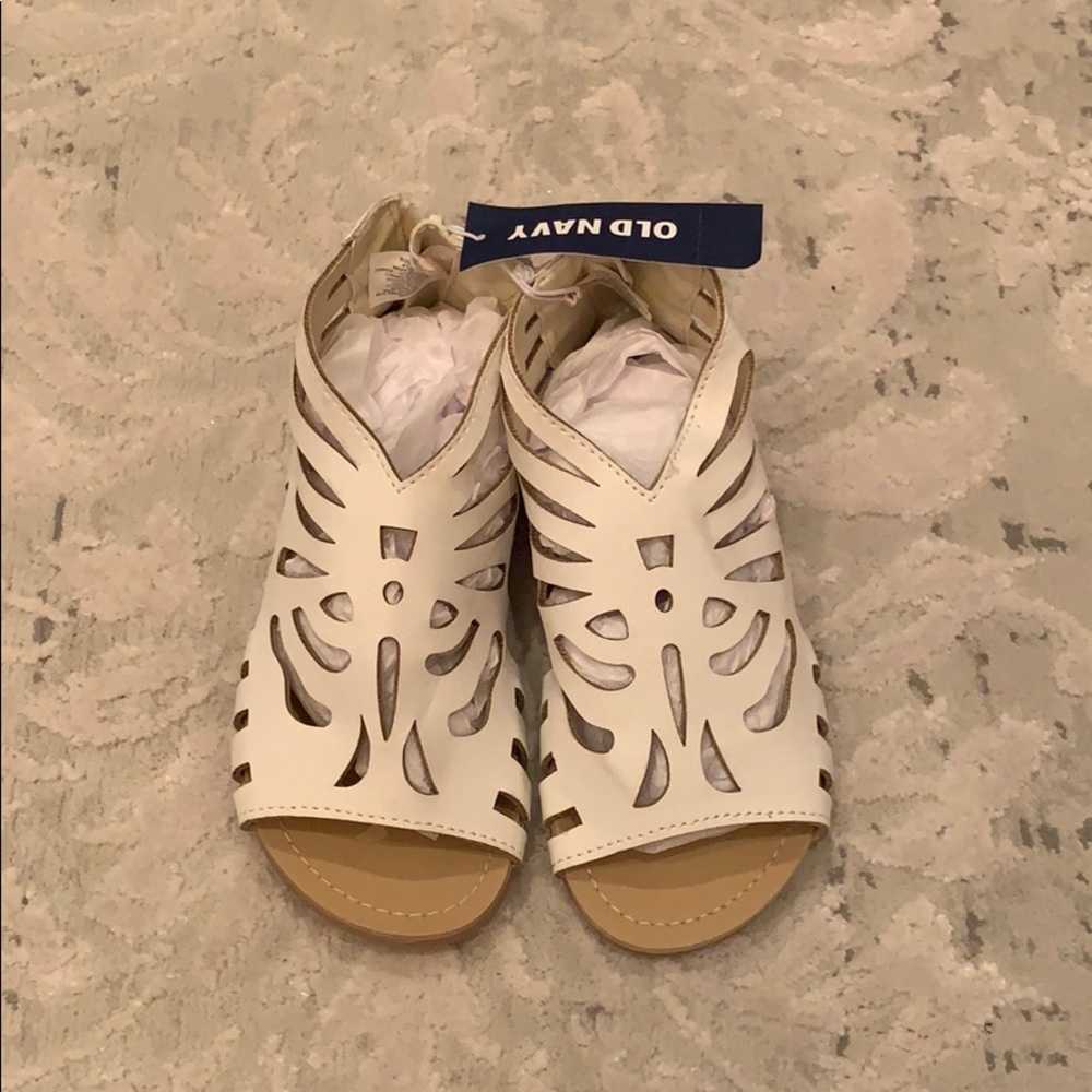 BNWT Old Navy Sandals, Size 10